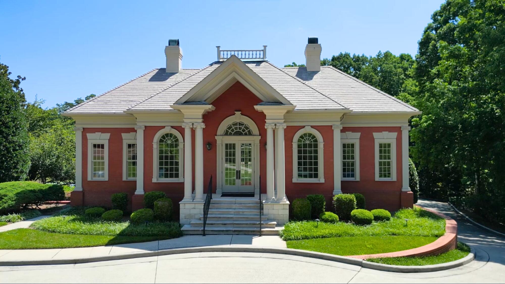 115 Bentley Park Drive NW