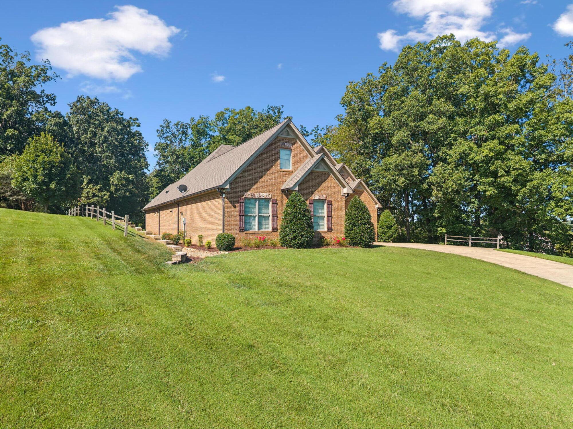 268 Keystone Drive NE