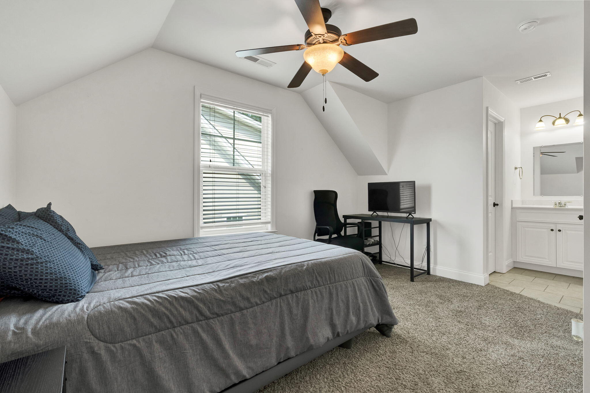 3116 Cottage Grove Circle NW