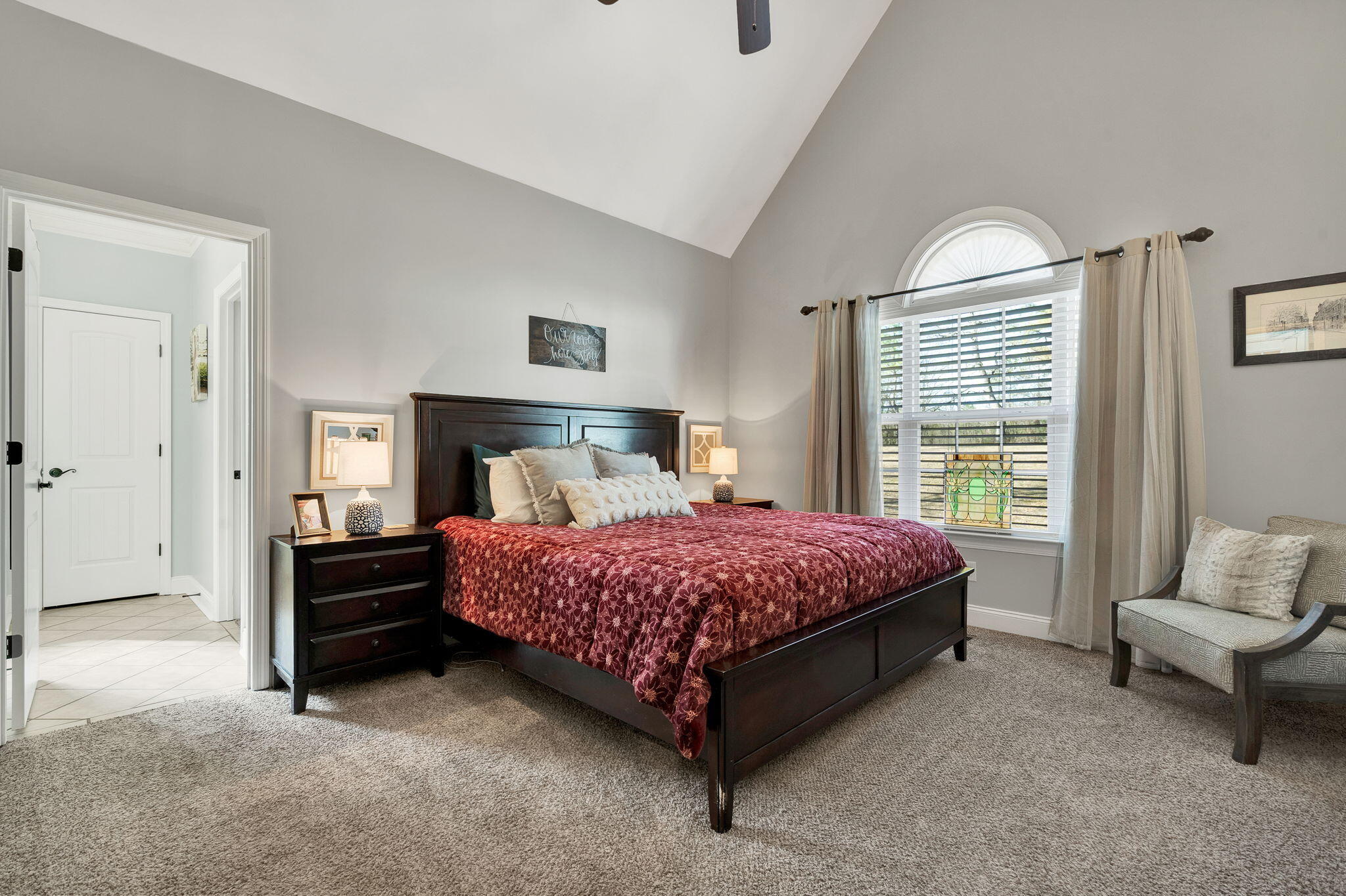 491 Thoroughbred Drive NW