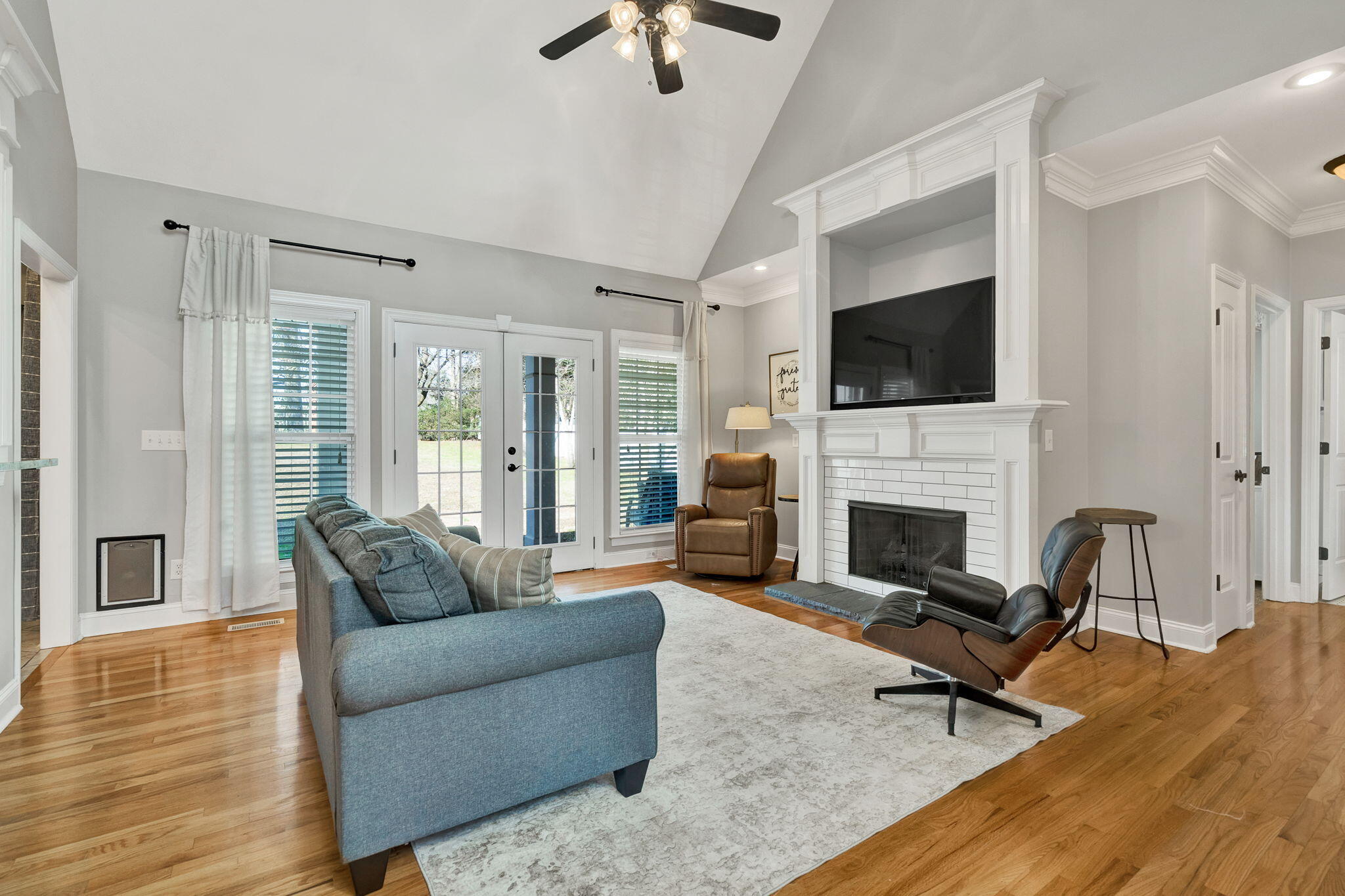 491 Thoroughbred Drive NW