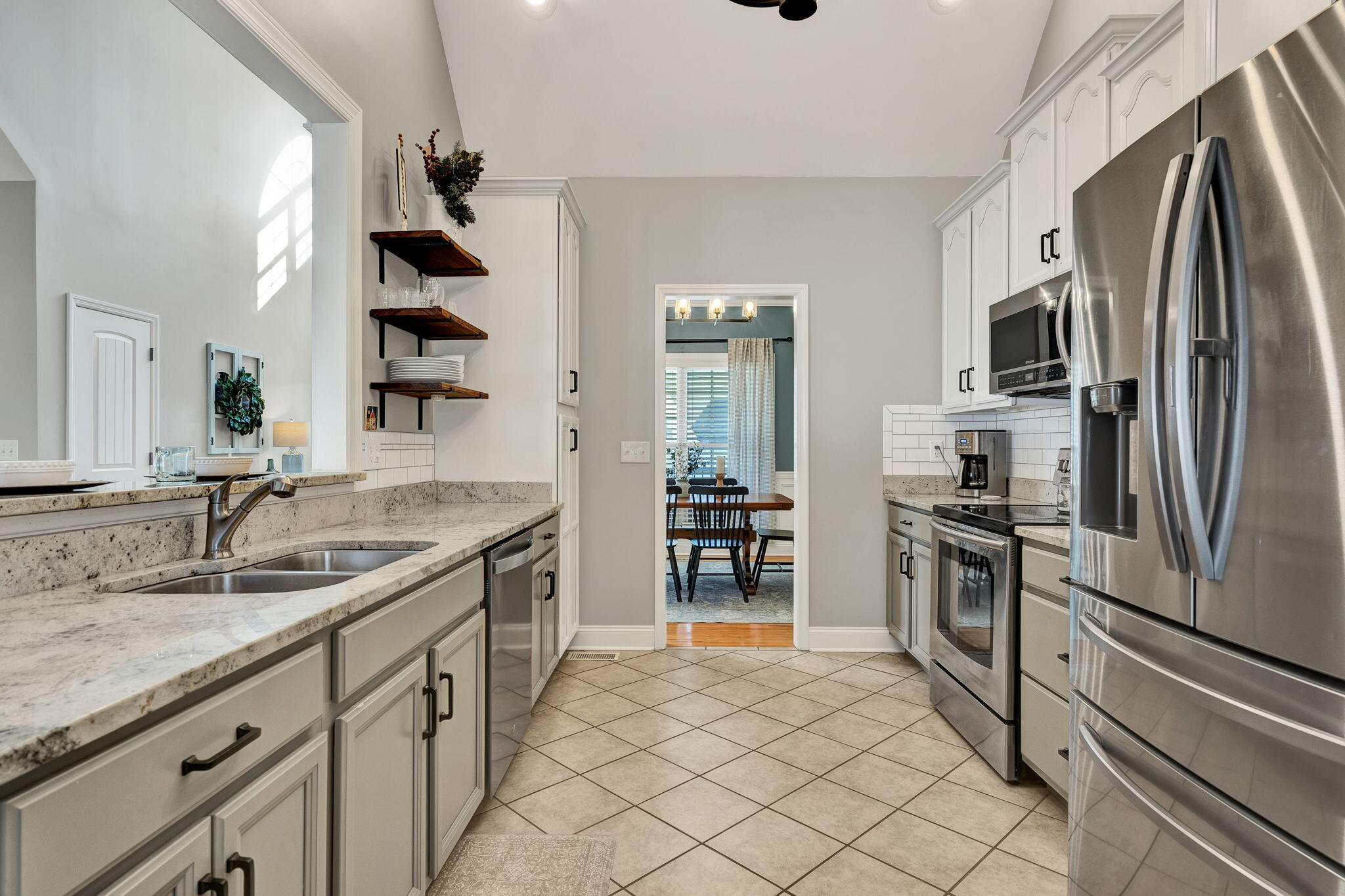 491 Thoroughbred Drive NW