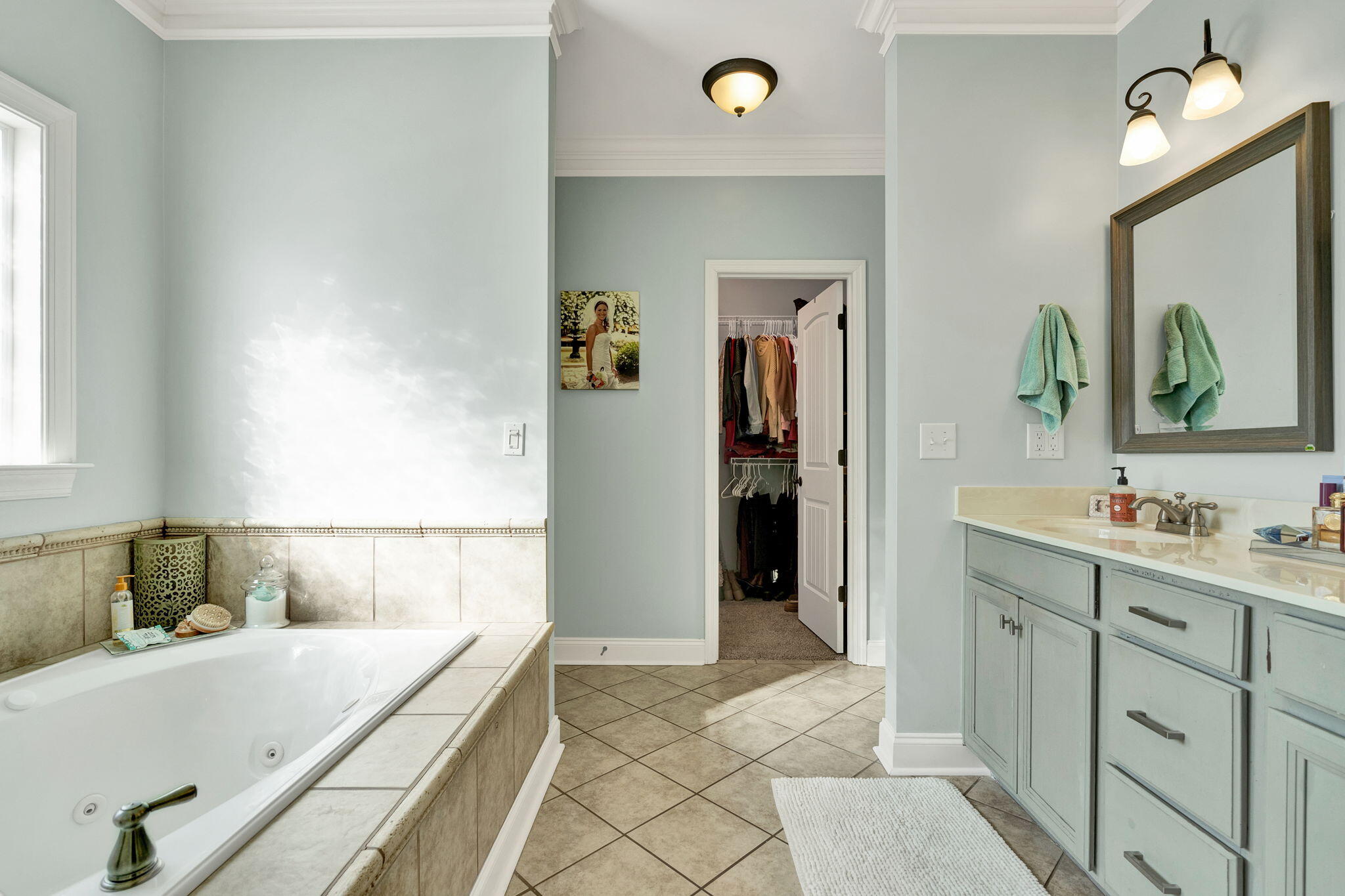 491 Thoroughbred Drive NW