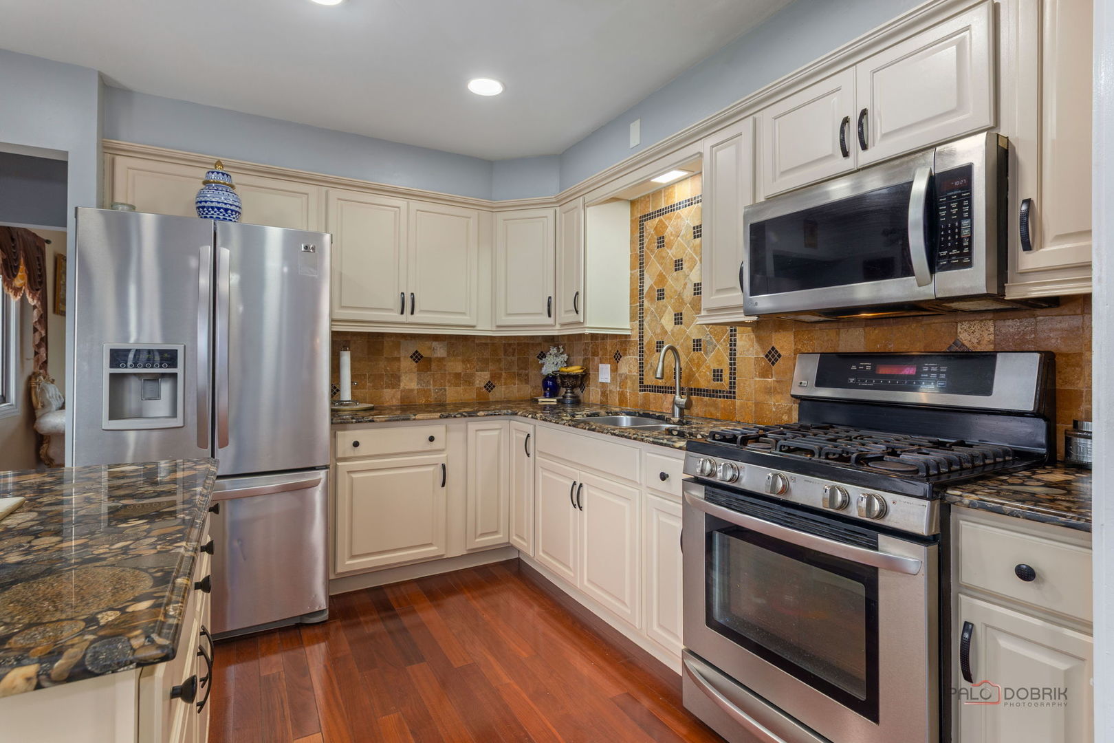 7630 N Oleander Avenue