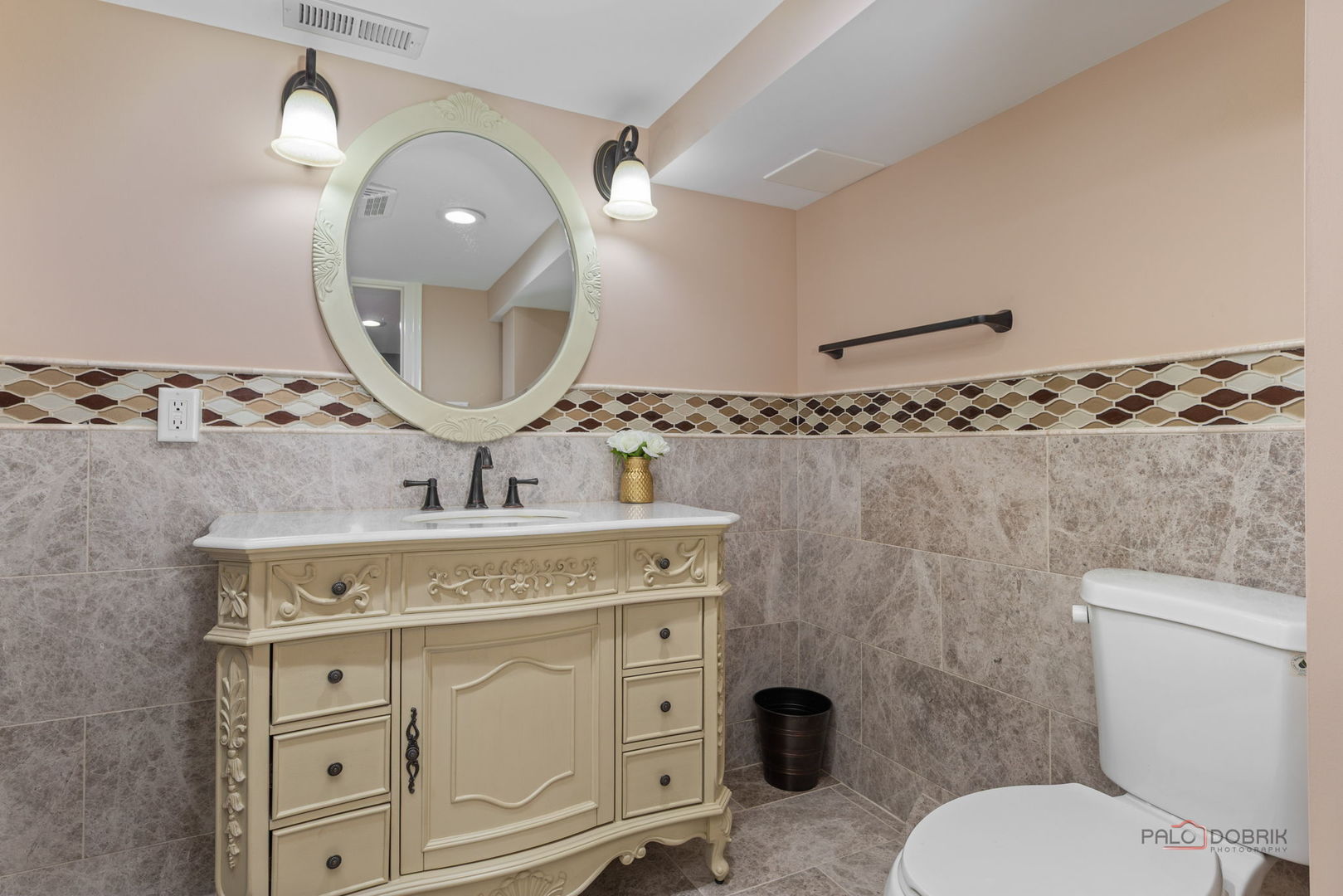 7630 N Oleander Avenue