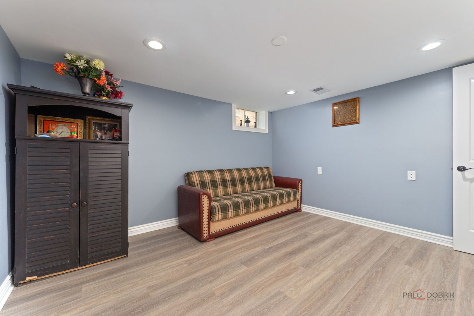 7630 N Oleander Avenue