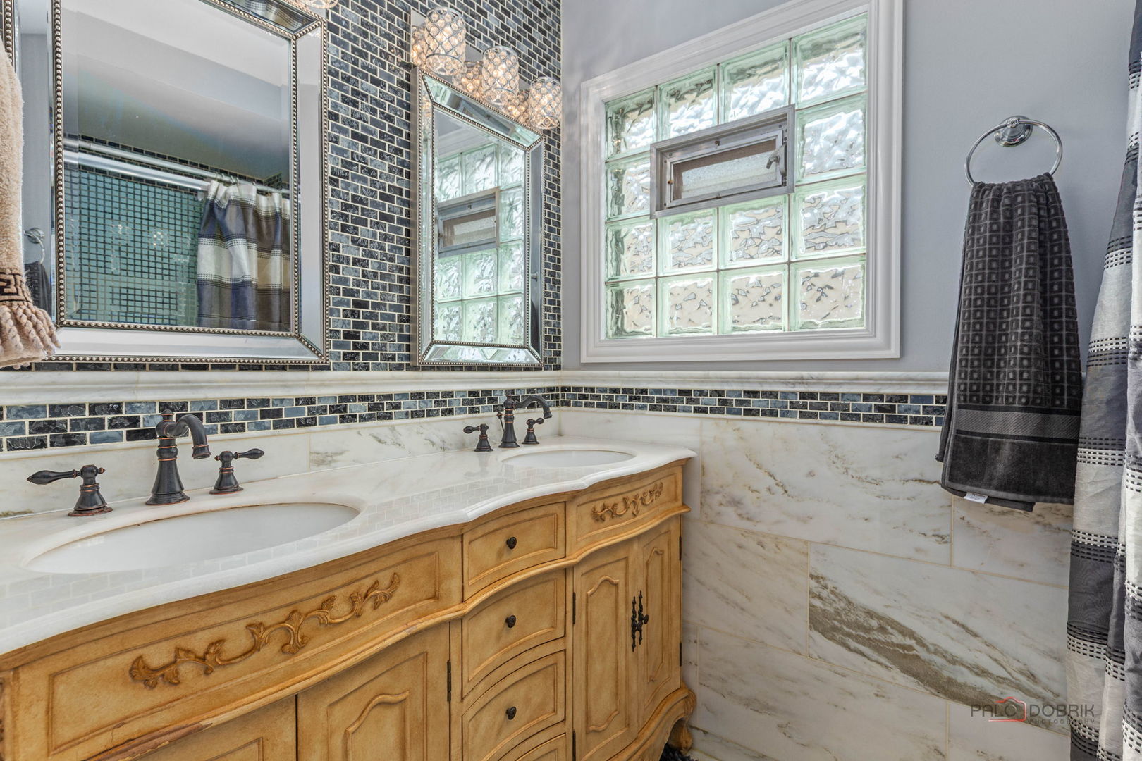 7630 N Oleander Avenue