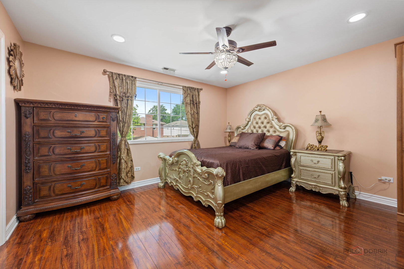 7630 N Oleander Avenue