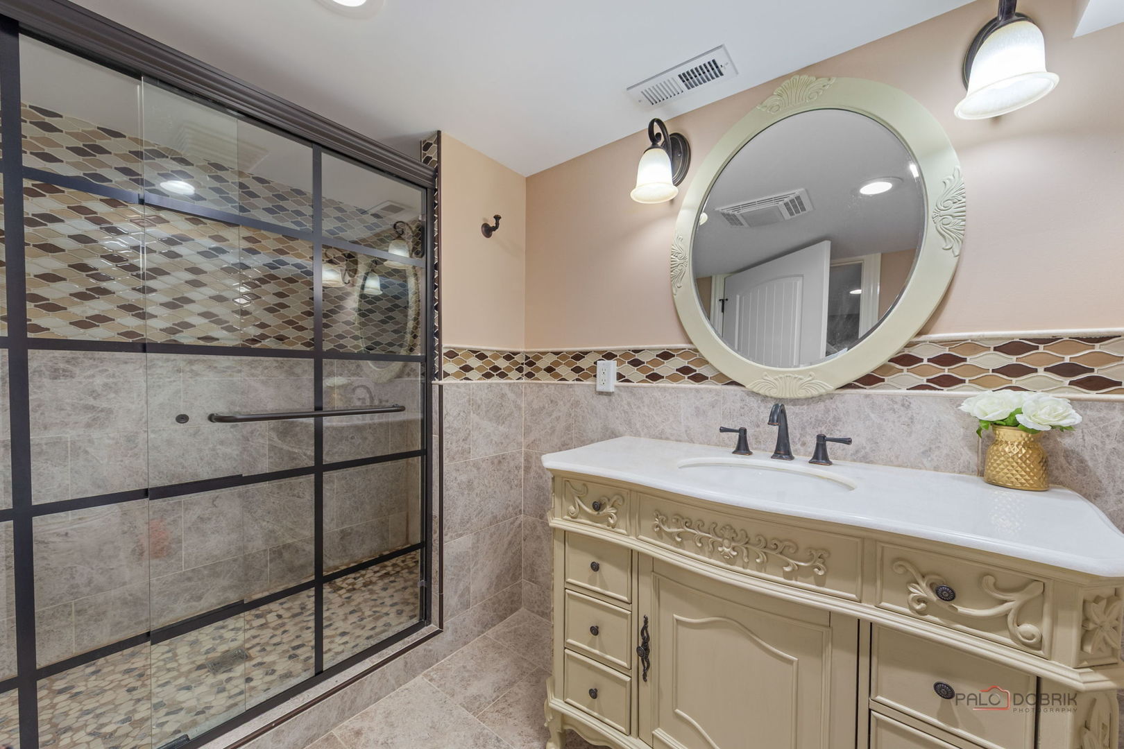 7630 N Oleander Avenue