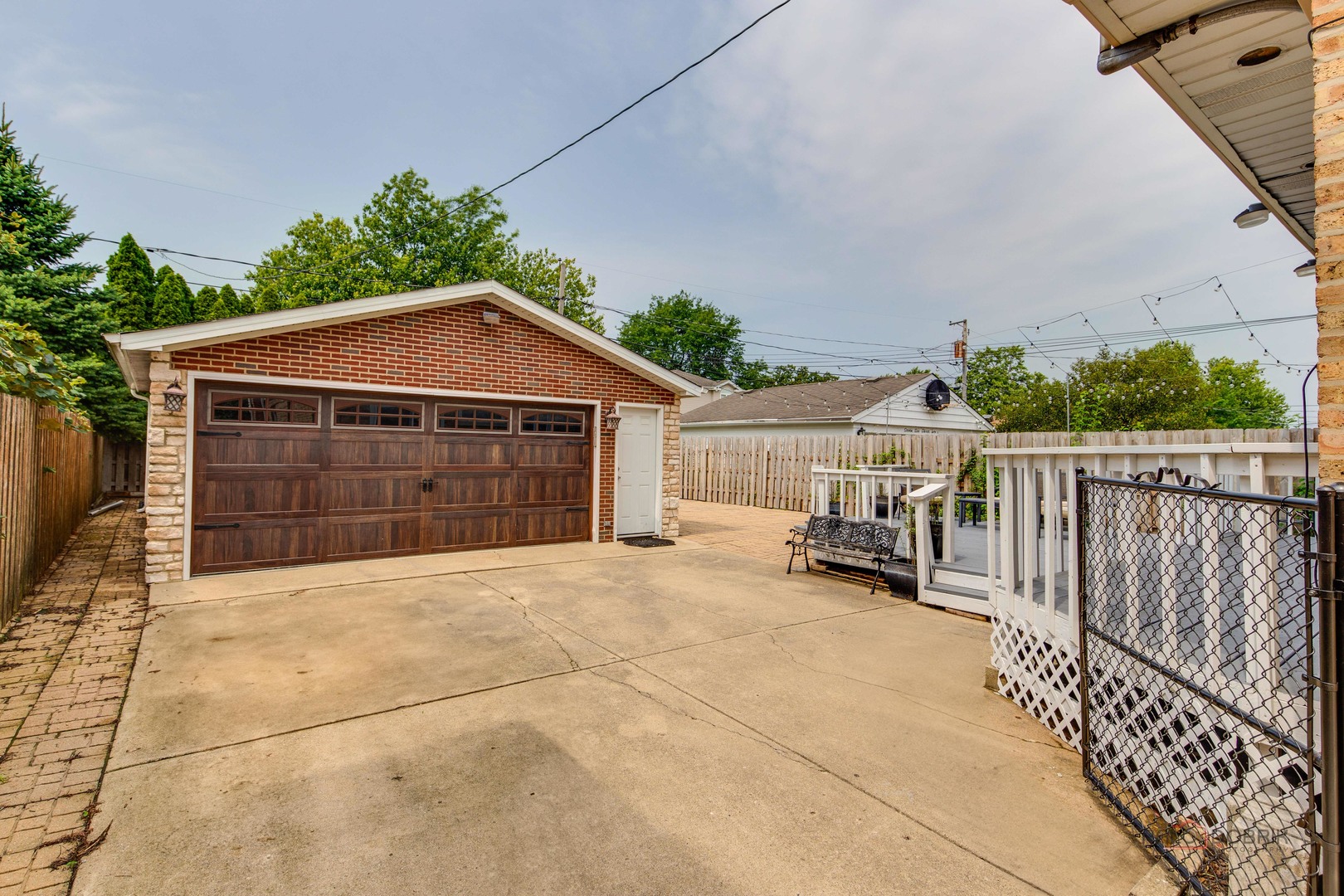 7630 N Oleander Avenue