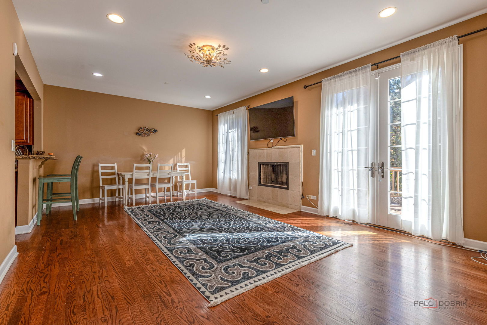 1521 Stonegate Manor