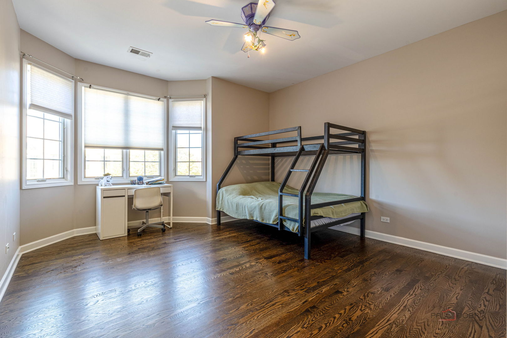 1521 Stonegate Manor