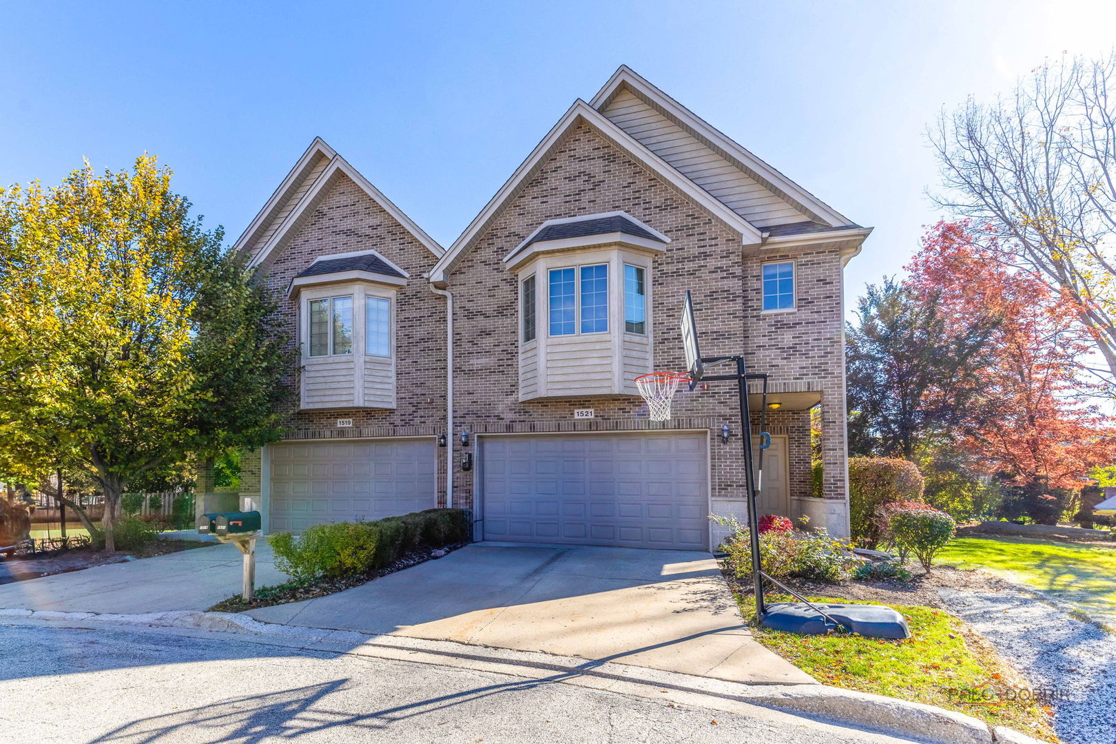 1521 Stonegate Manor