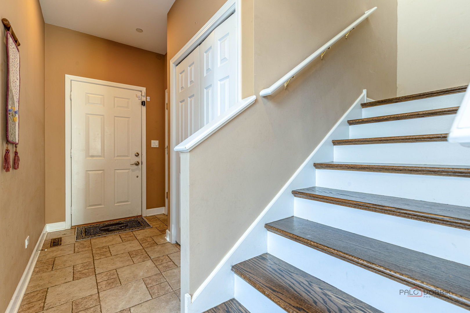 1521 Stonegate Manor