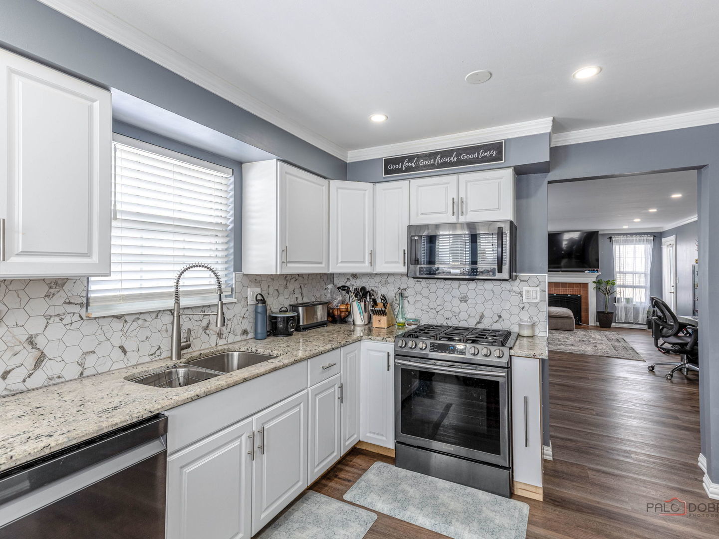 325 Green Knoll Lane Unit: 325