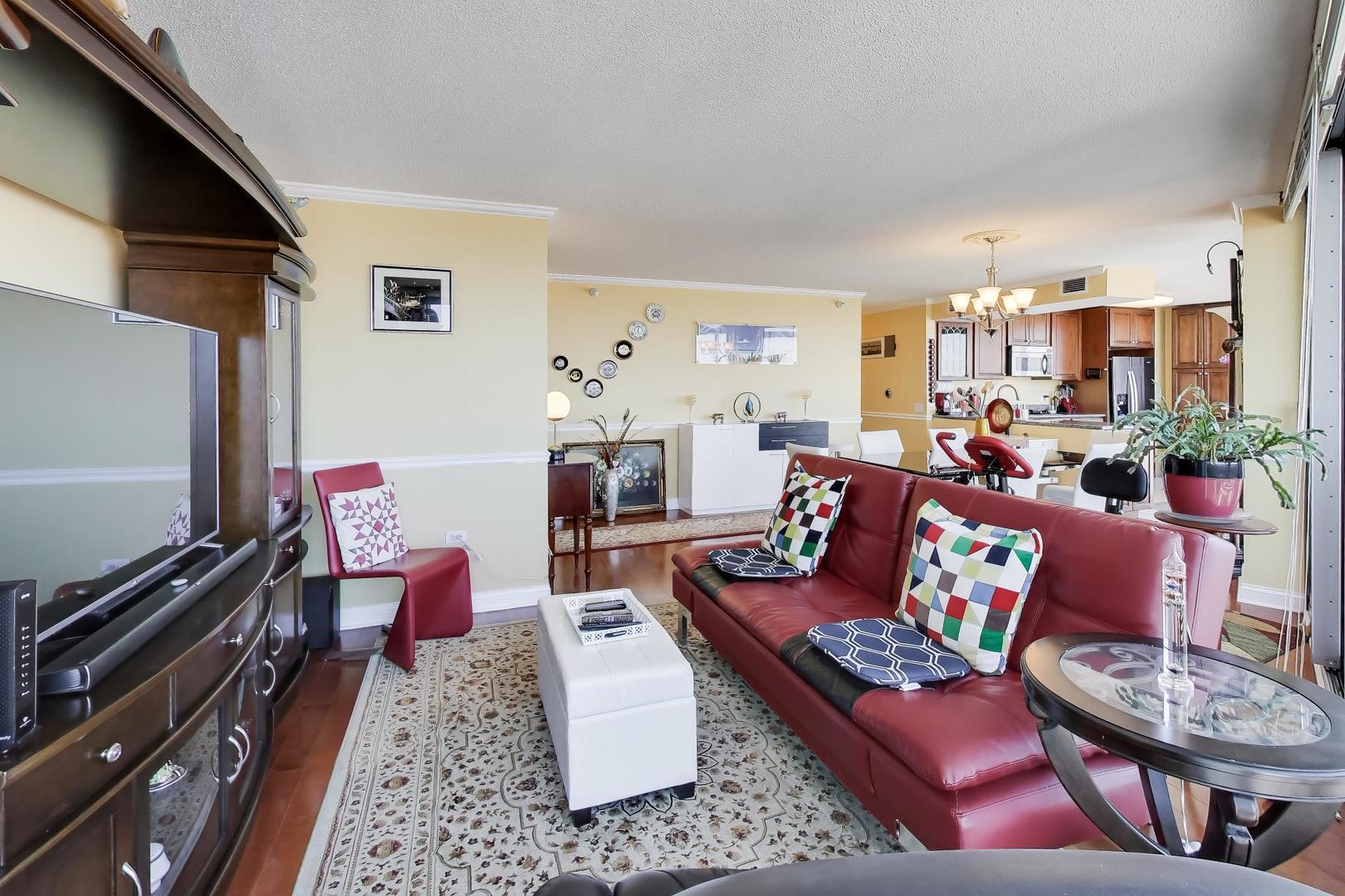 1720 Maple Avenue Unit: 2420