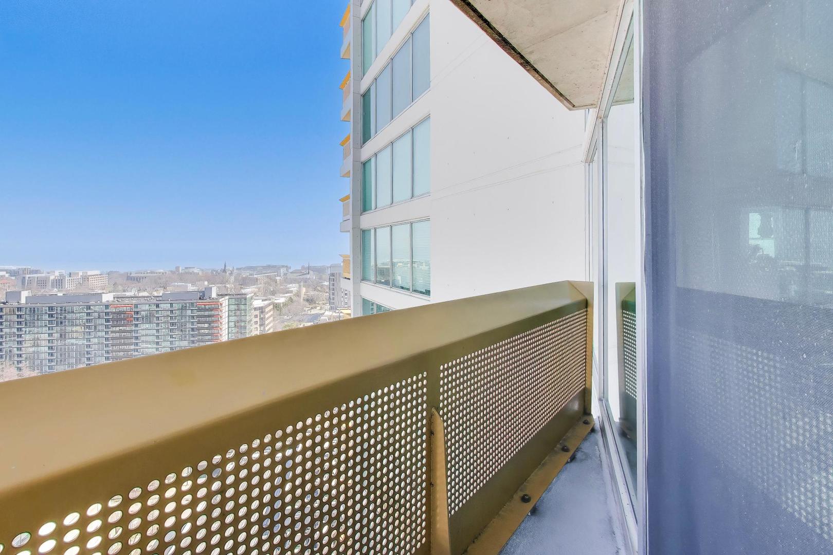 1720 Maple Avenue Unit: 2420