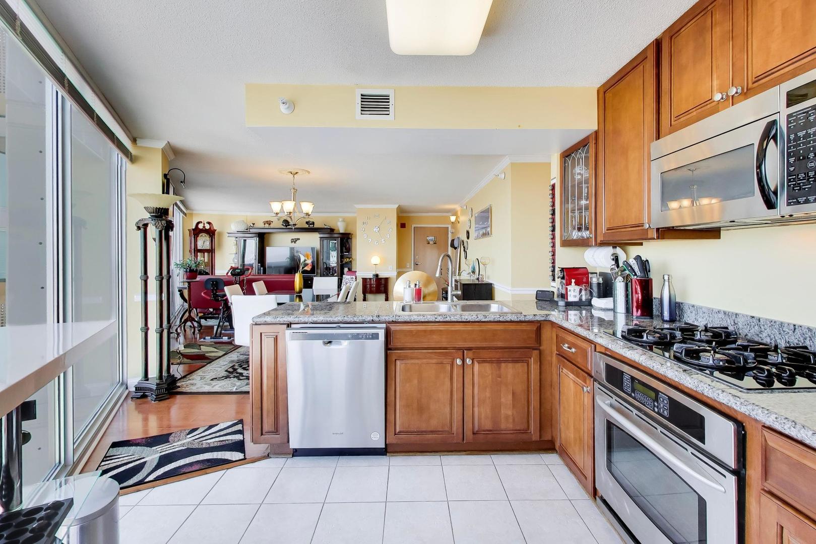 1720 Maple Avenue Unit: 2420