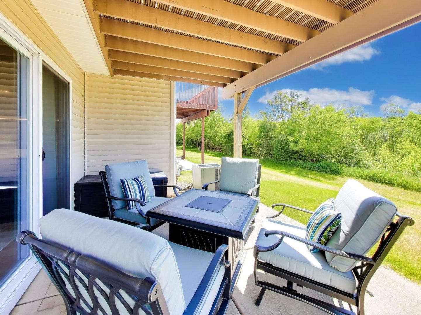 986 Viewpoint Drive