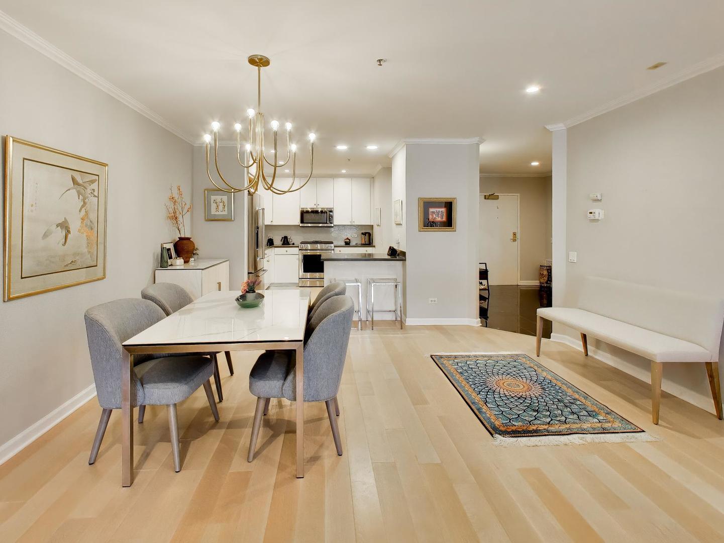 1107 Greenleaf Avenue Unit: 2I