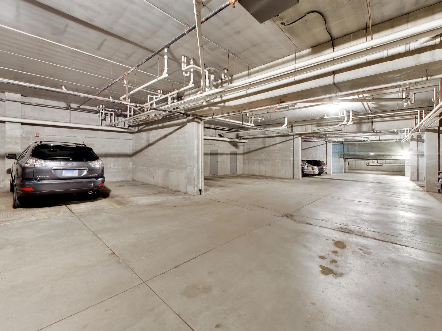 1107 Greenleaf Avenue Unit: 2I