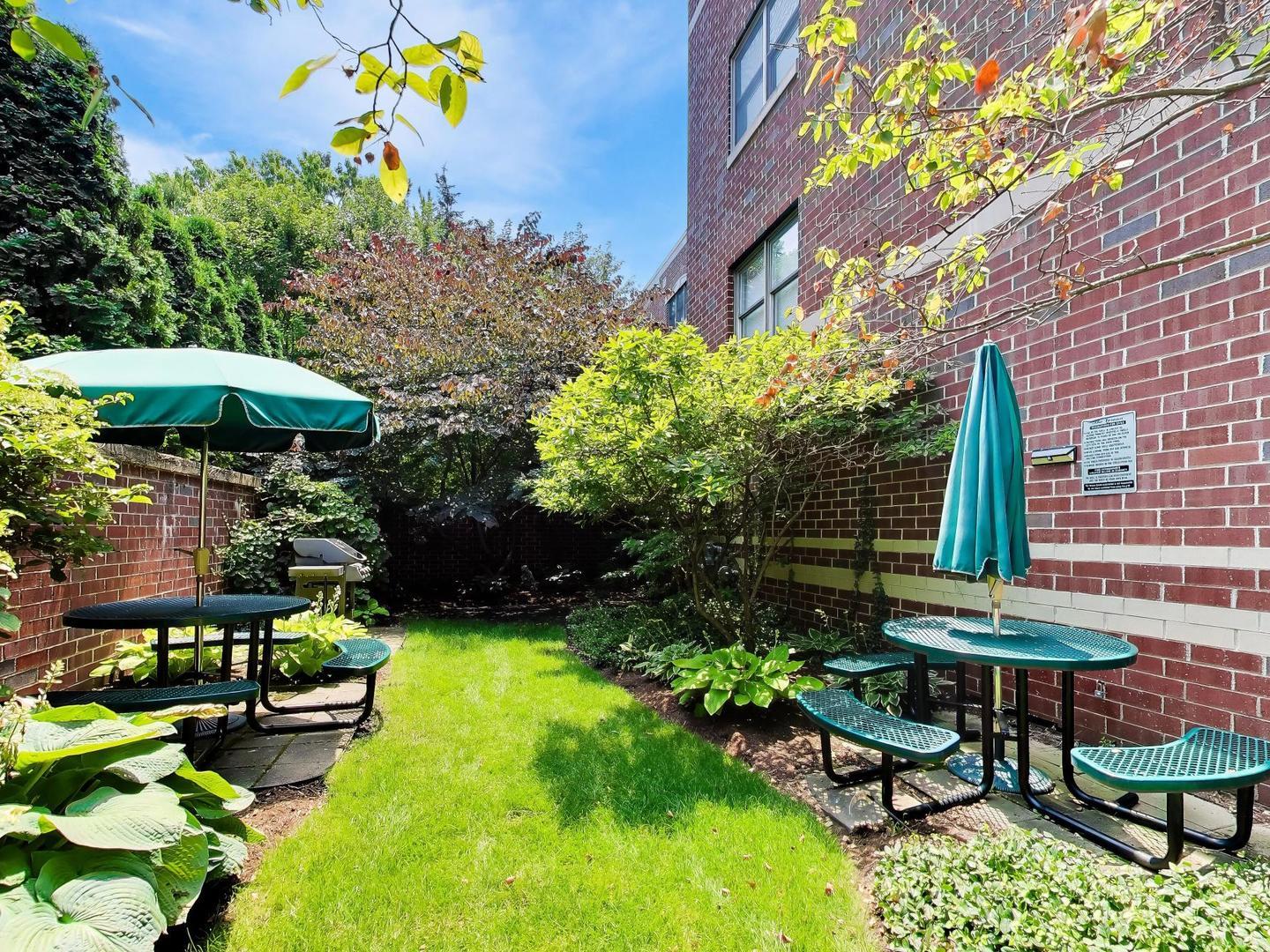 1107 Greenleaf Avenue Unit: 2I