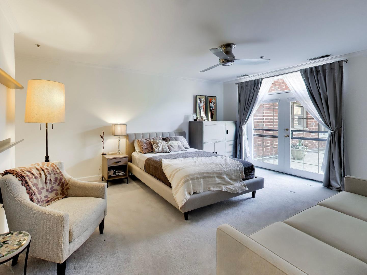 1107 Greenleaf Avenue Unit: 2I
