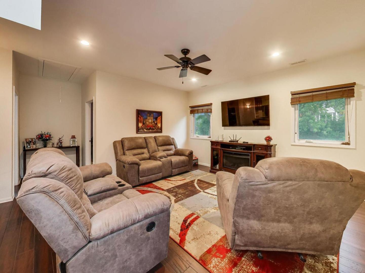 603 Chelmsford Lane