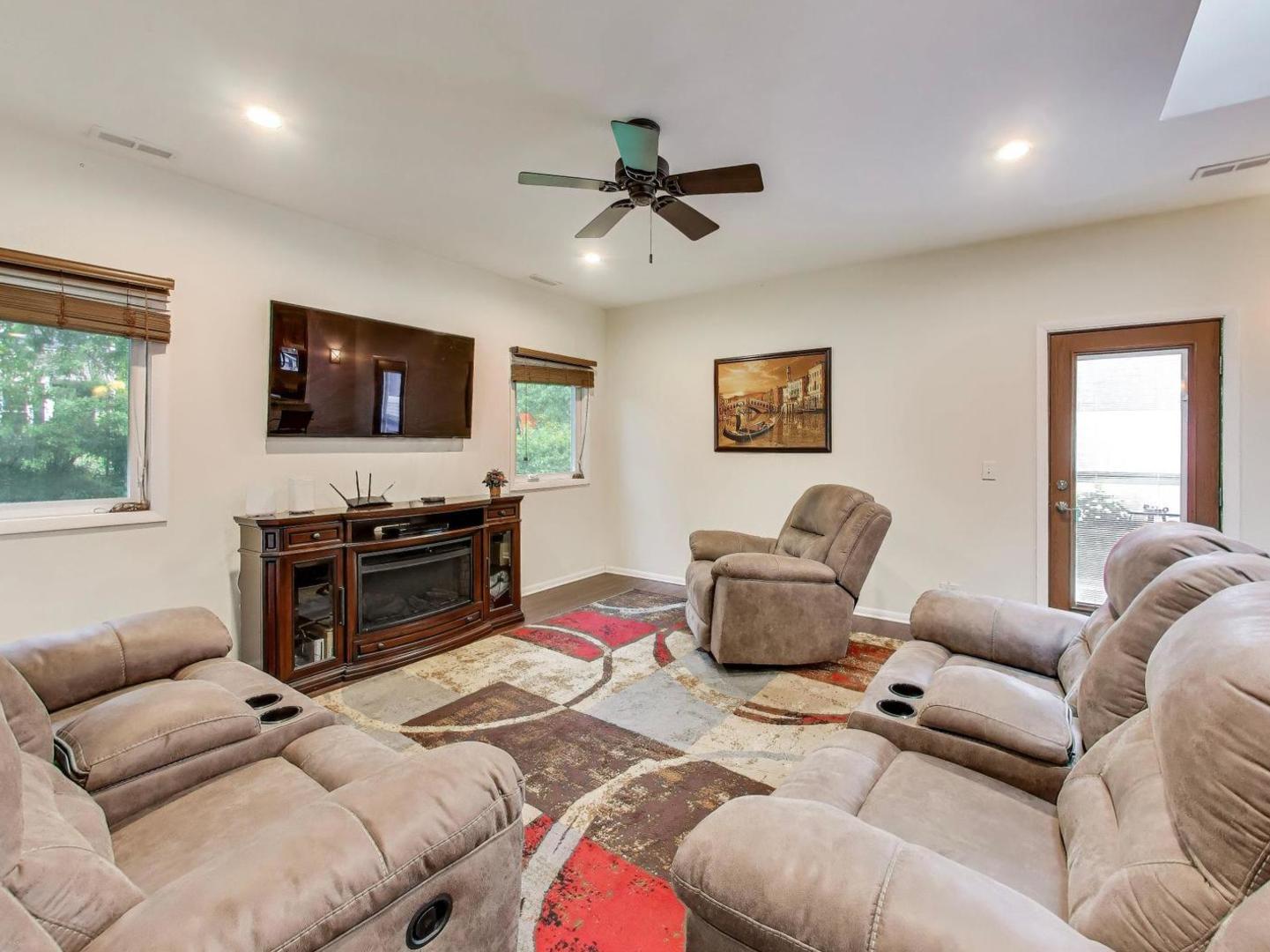 603 Chelmsford Lane