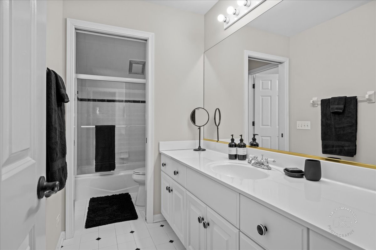 1050 PEBBLE BEACH Court