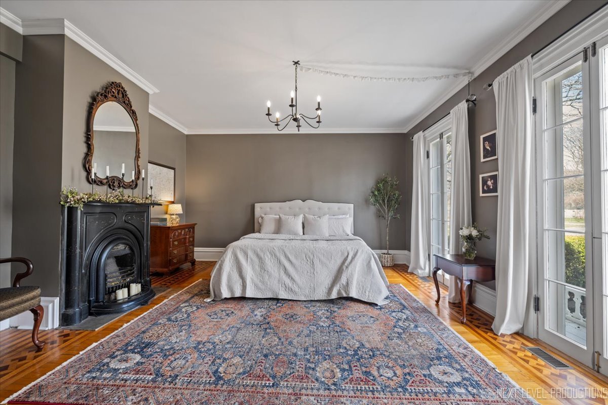 125 S Lincoln Street