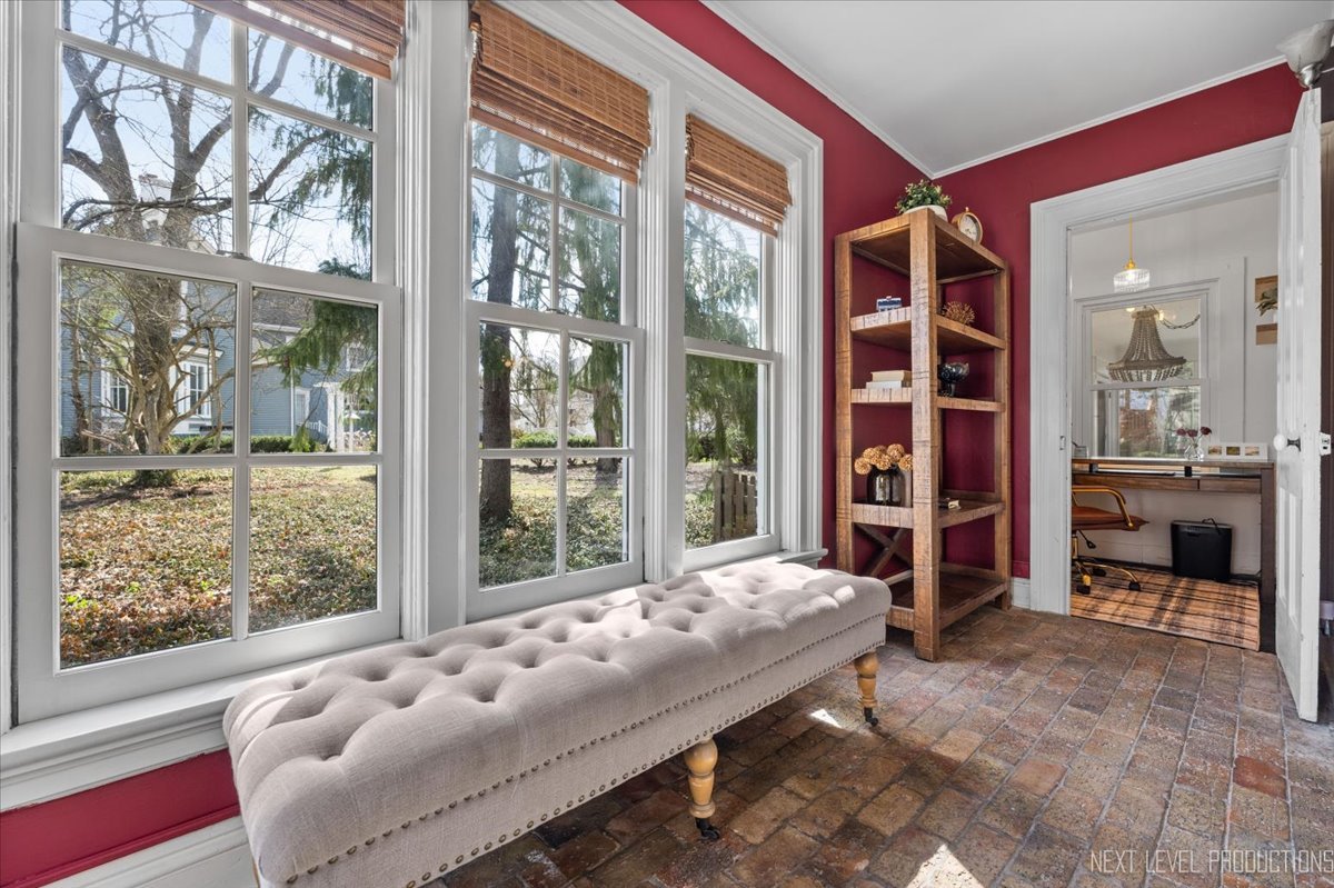 125 S Lincoln Street