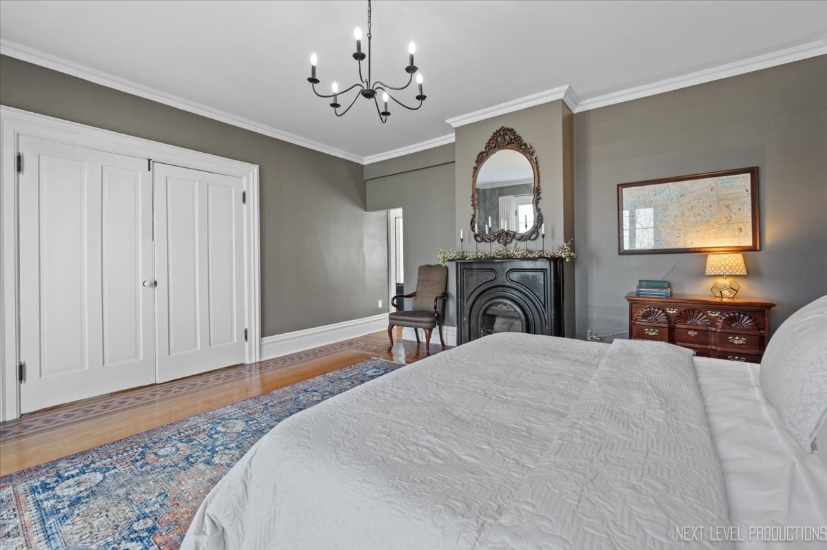 125 S Lincoln Street