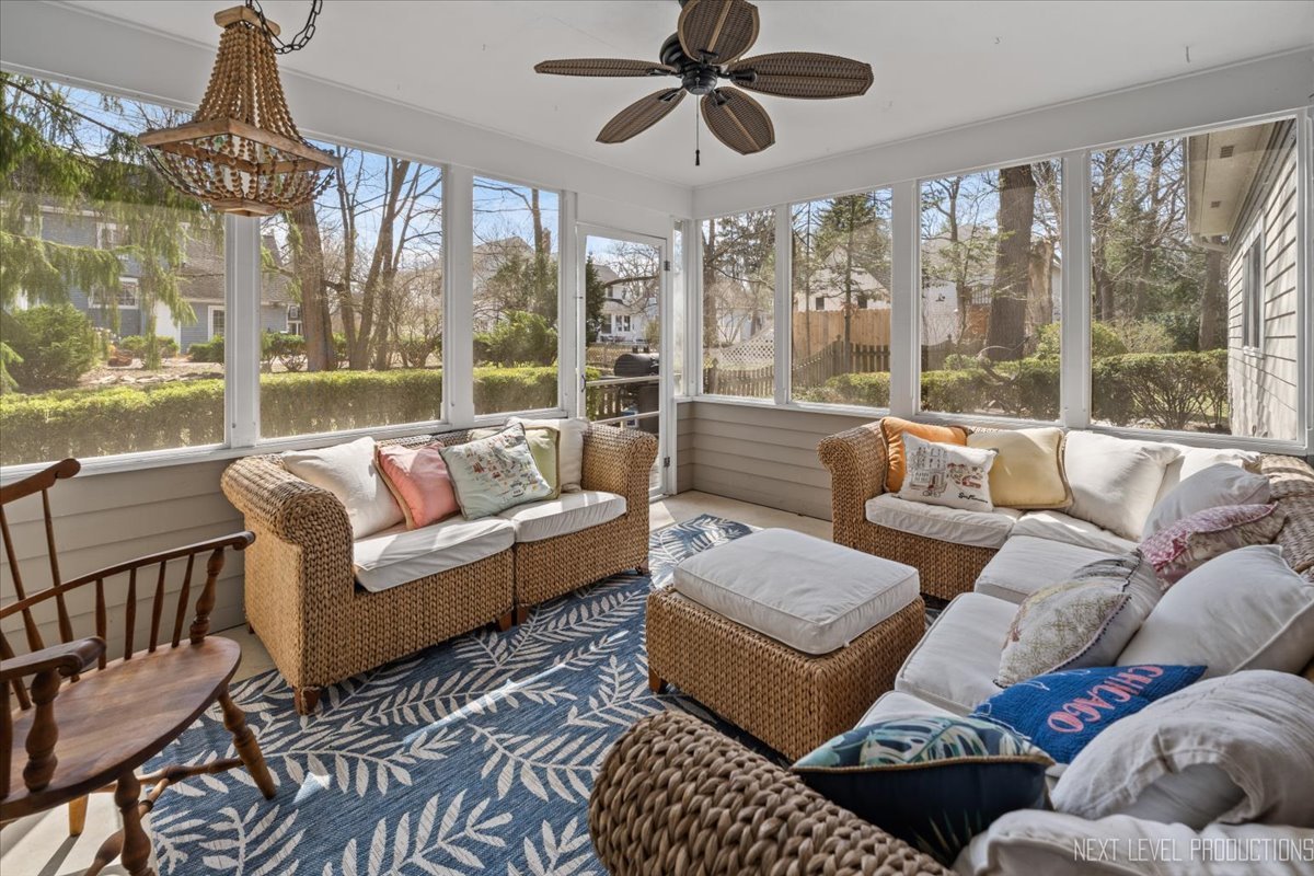 125 S Lincoln Street