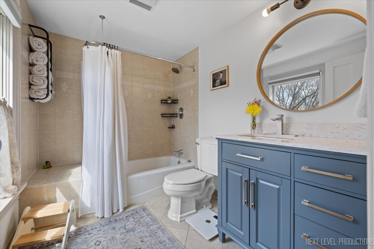 125 S Lincoln Street