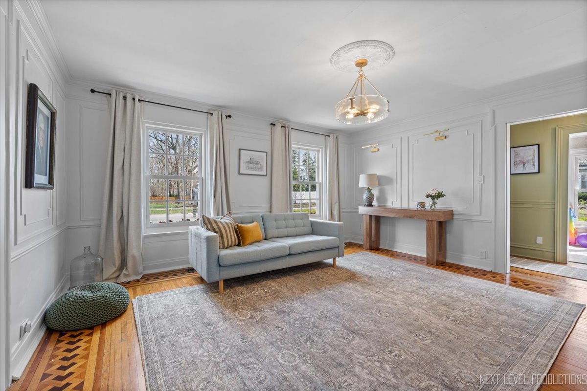 125 S Lincoln Street