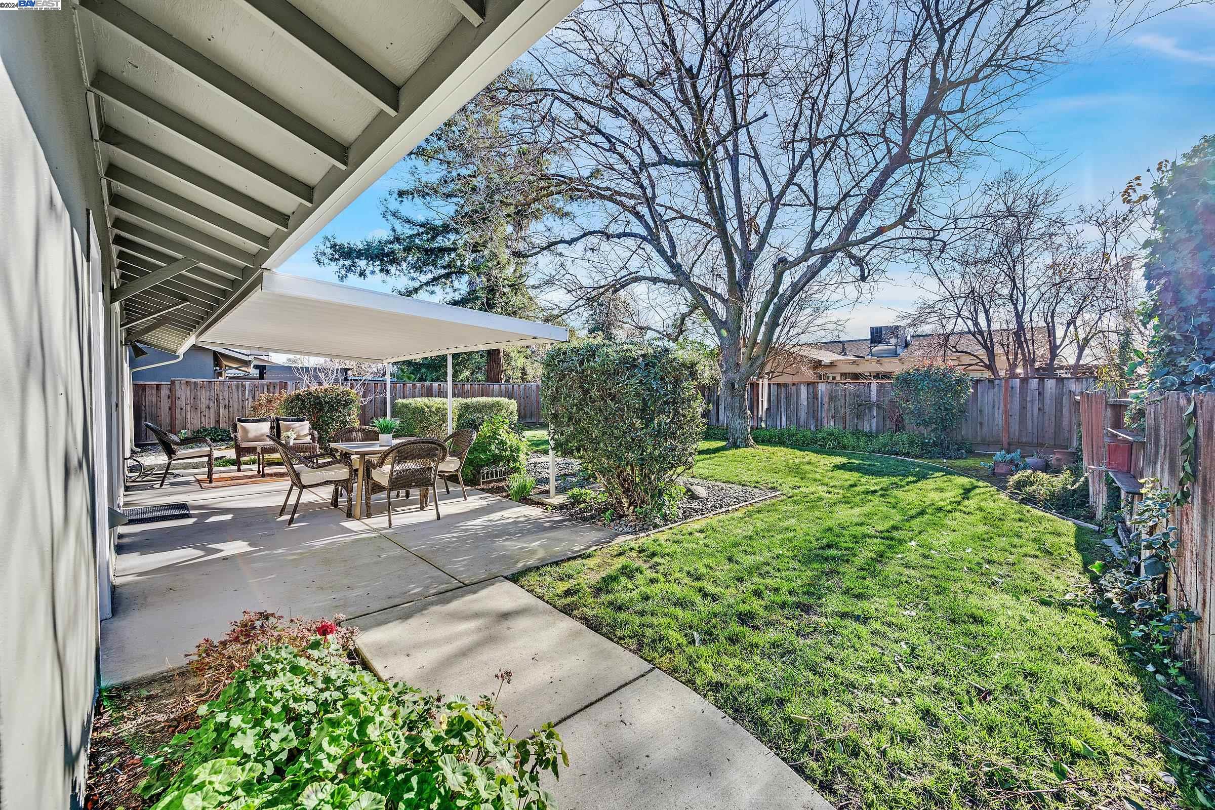 1260 Hibiscus Way