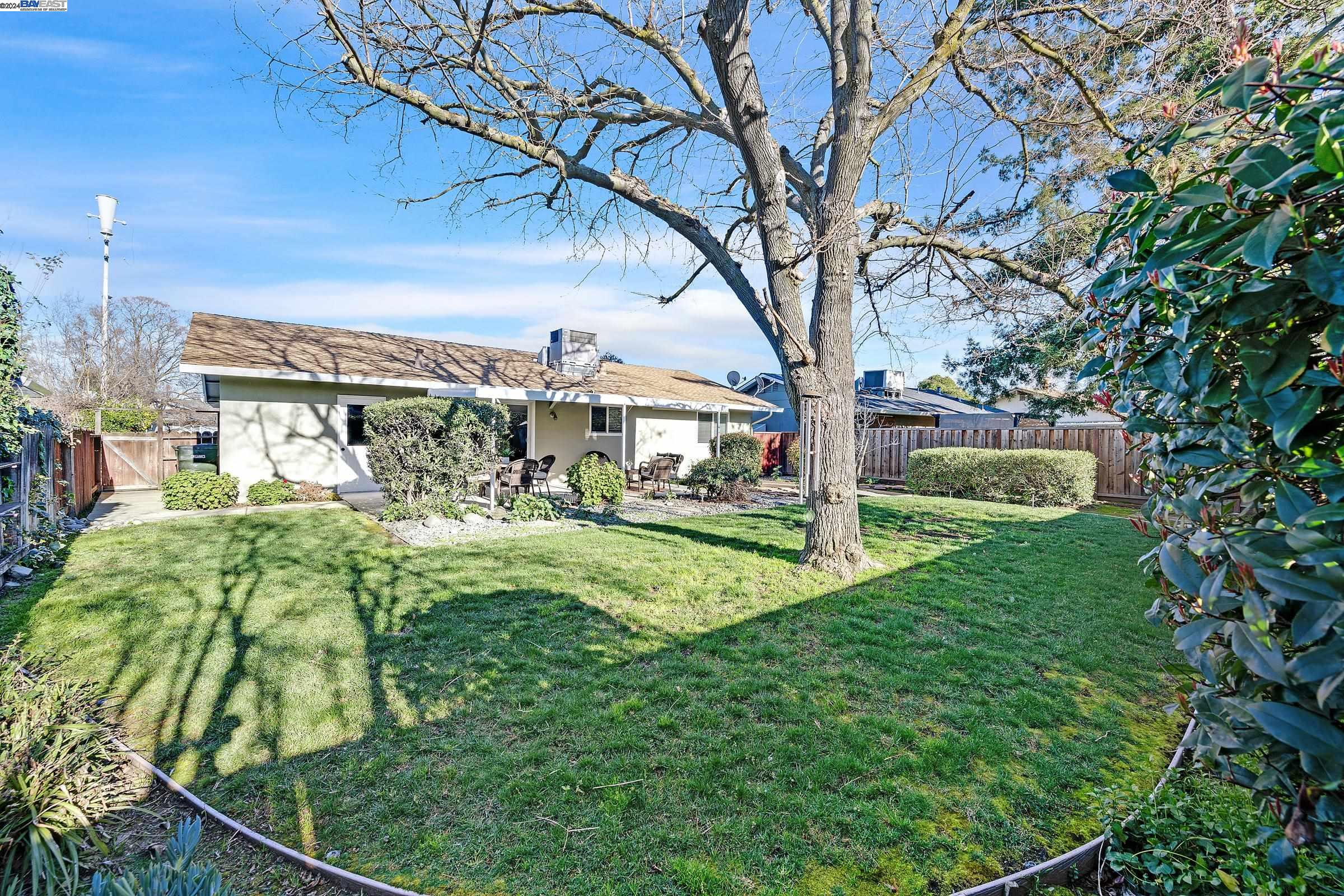 1260 Hibiscus Way