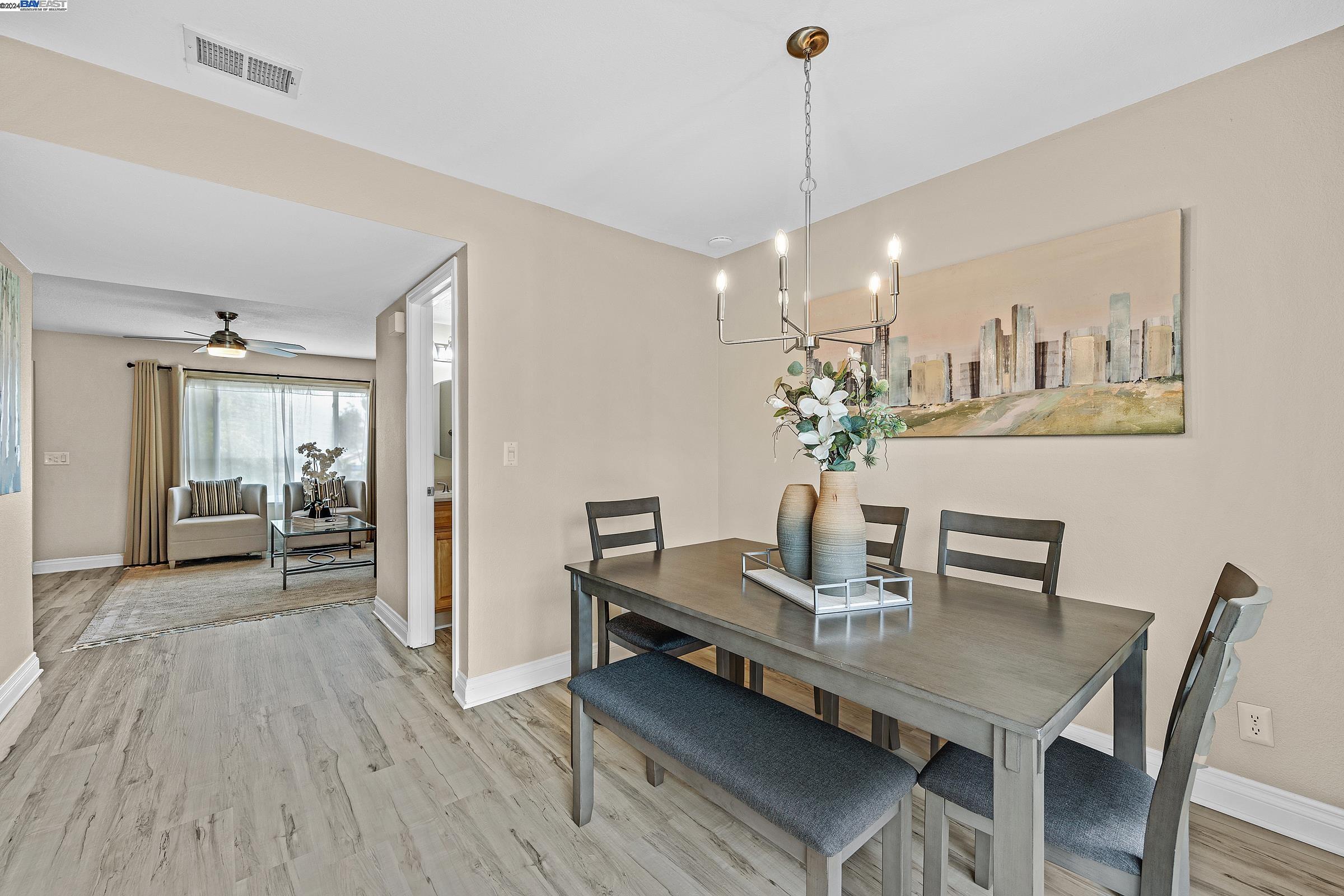 1251 Spring Valley Cmn