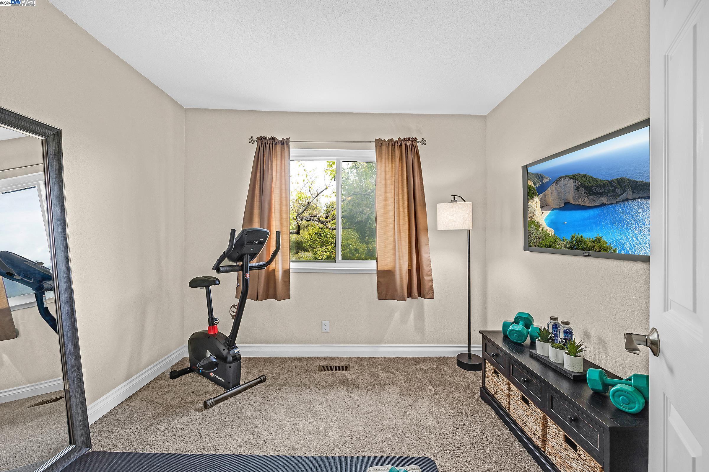 1251 Spring Valley Cmn