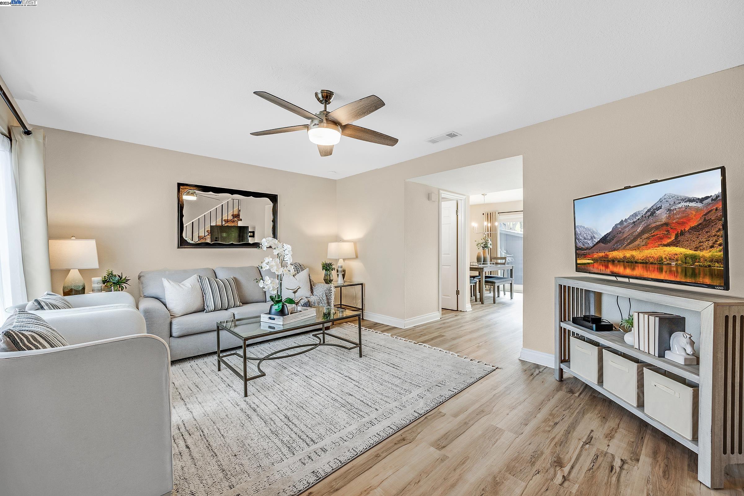 1251 Spring Valley Cmn