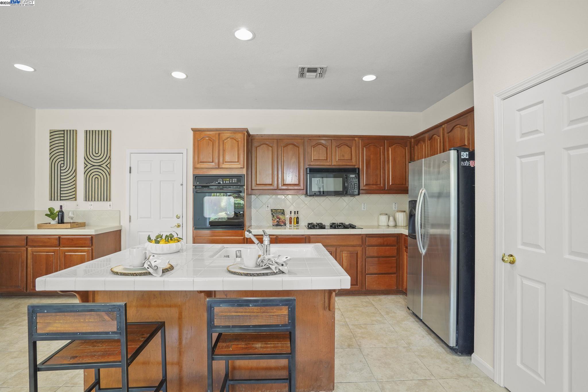 2451 Aberdeen Ln