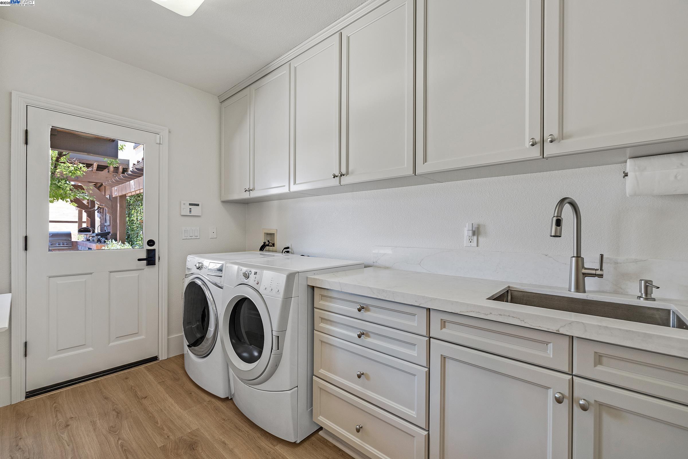 2465 Belmont Dr