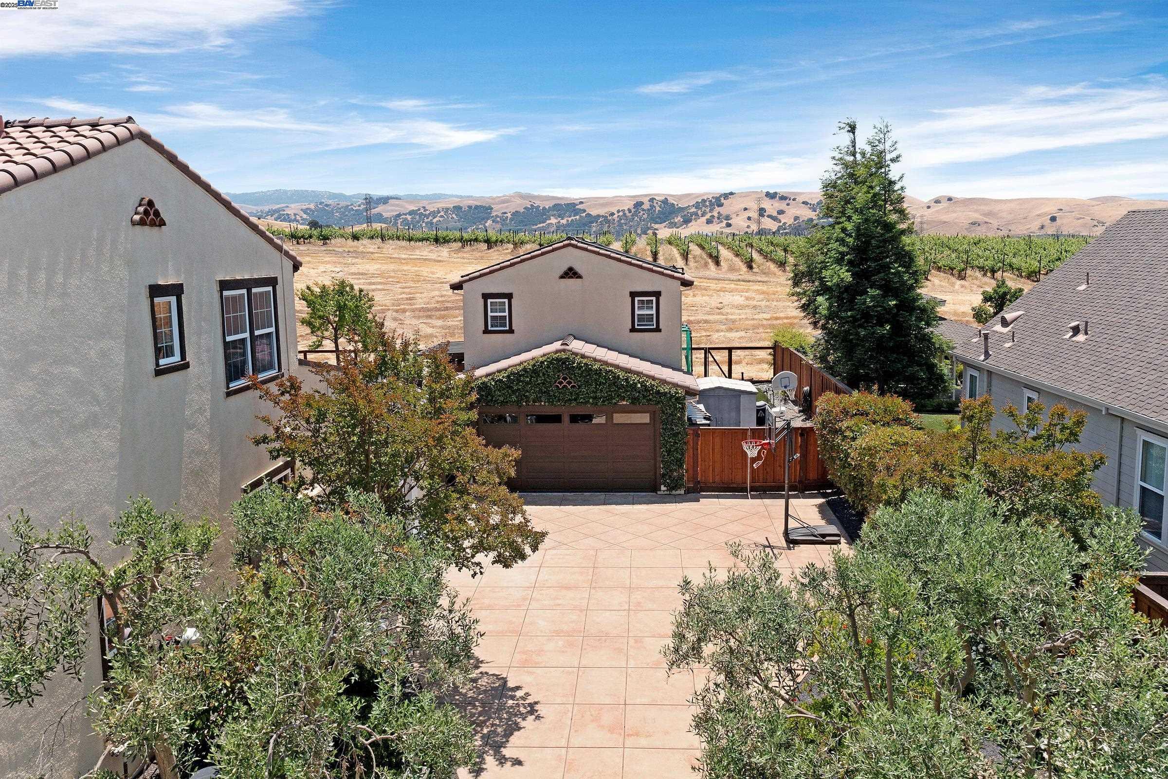 2465 Belmont Dr