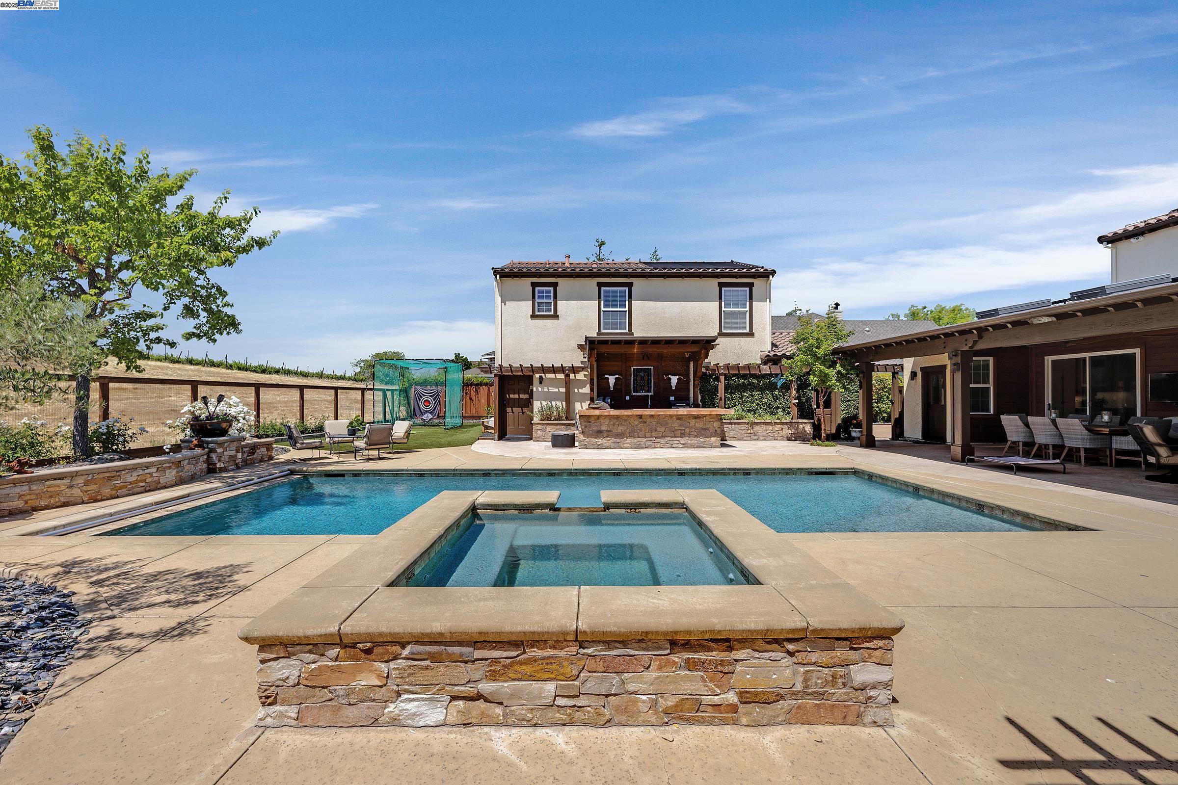 2465 Belmont Dr