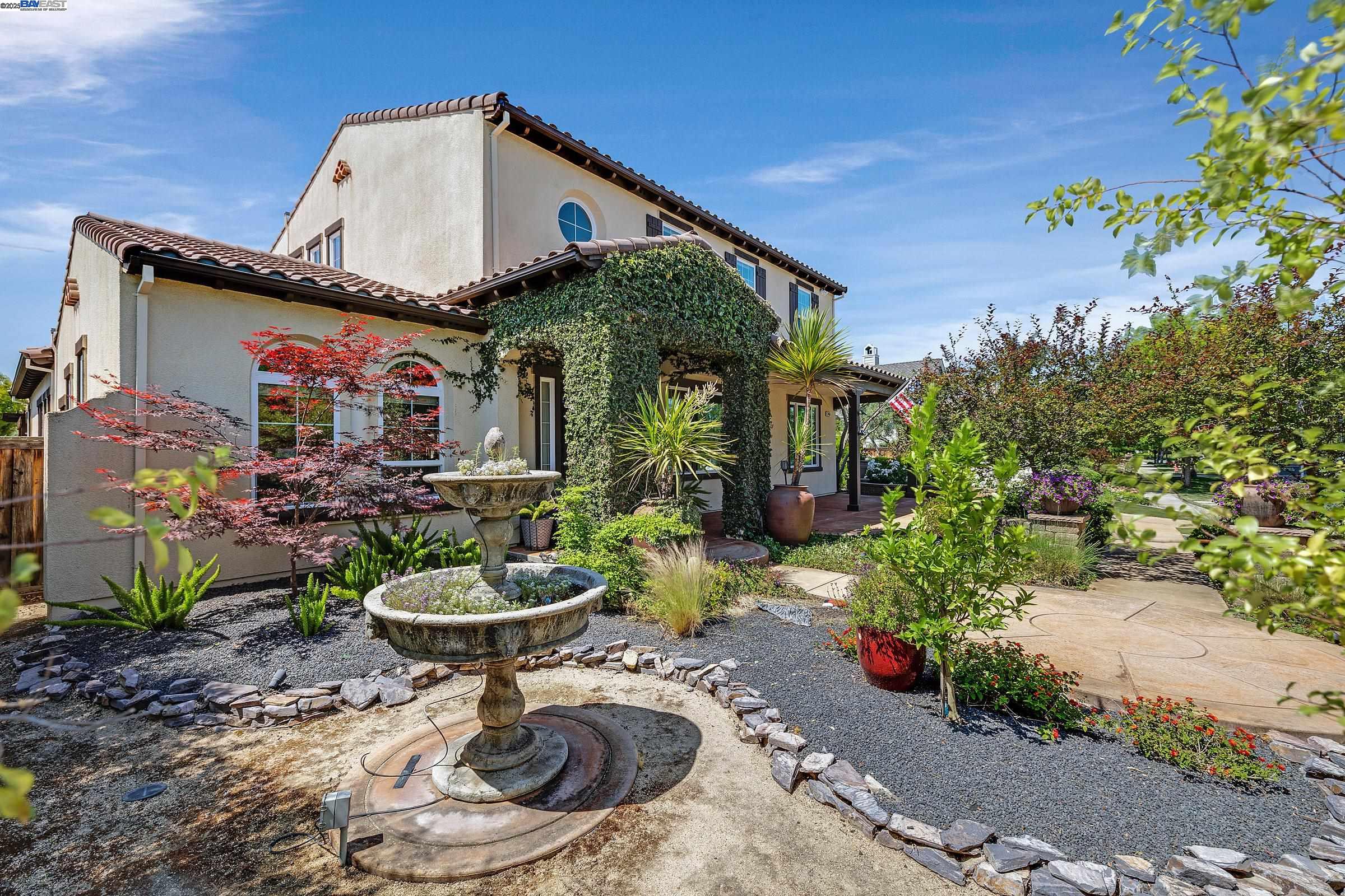 2465 Belmont Dr