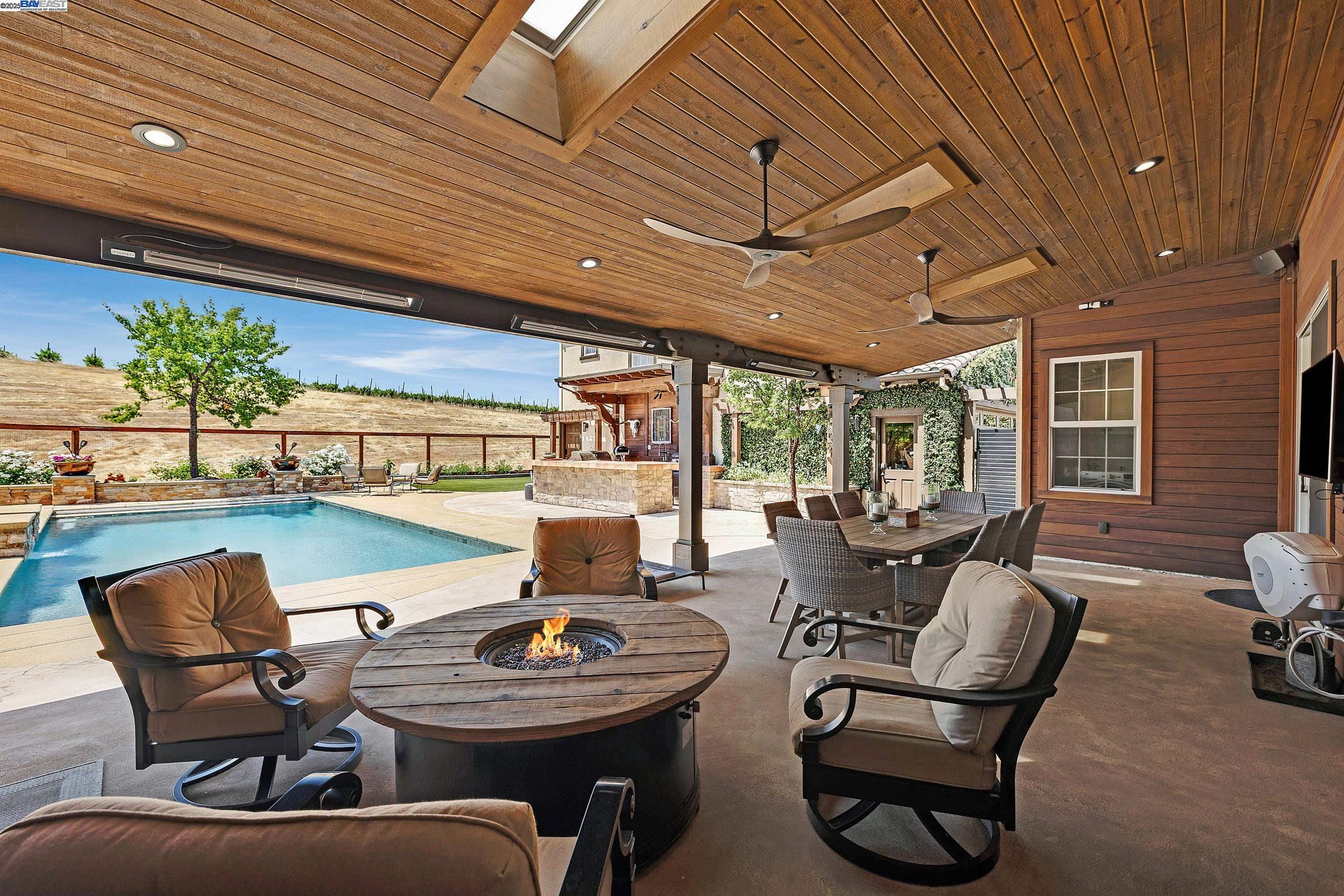 2465 Belmont Dr