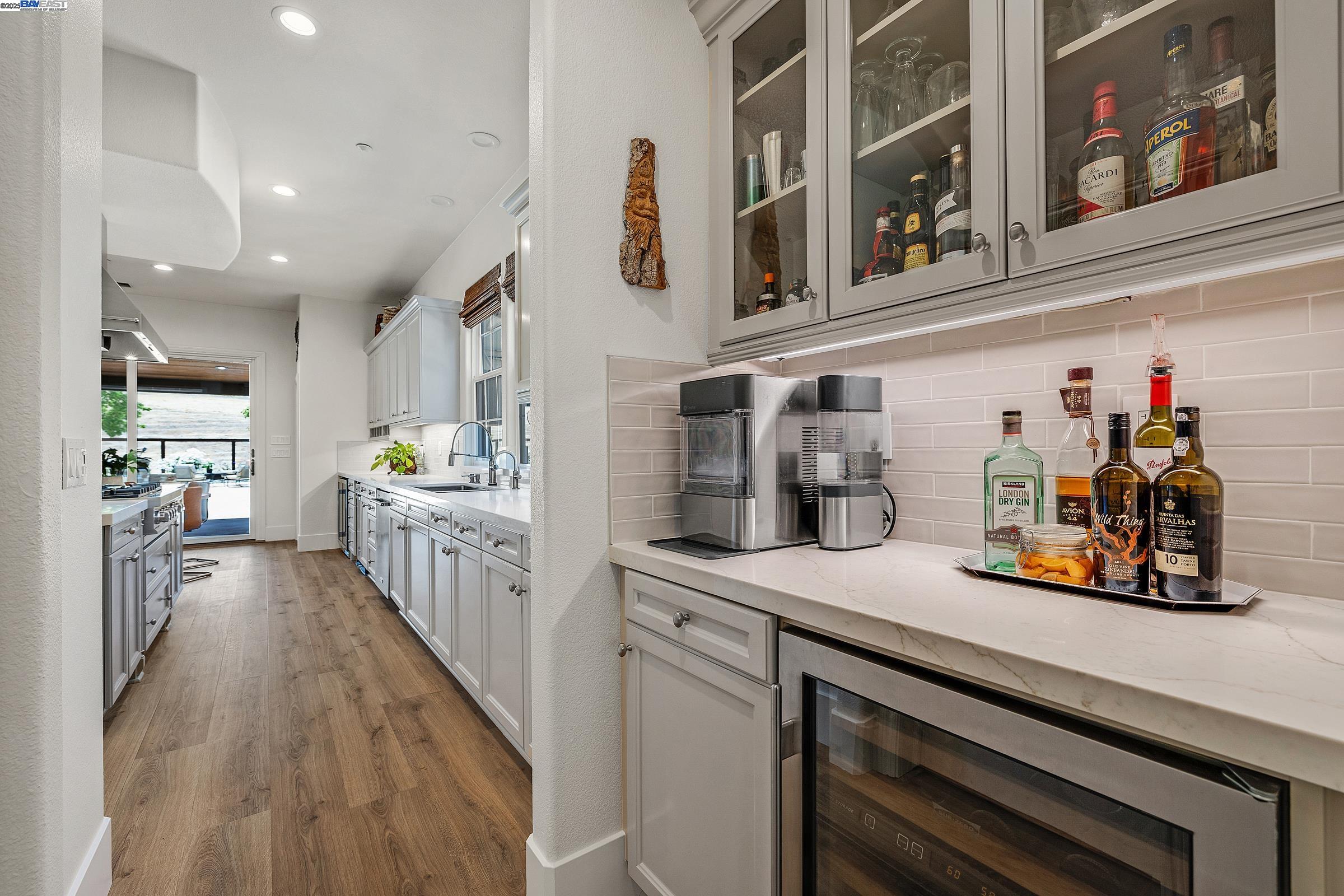 2465 Belmont Dr