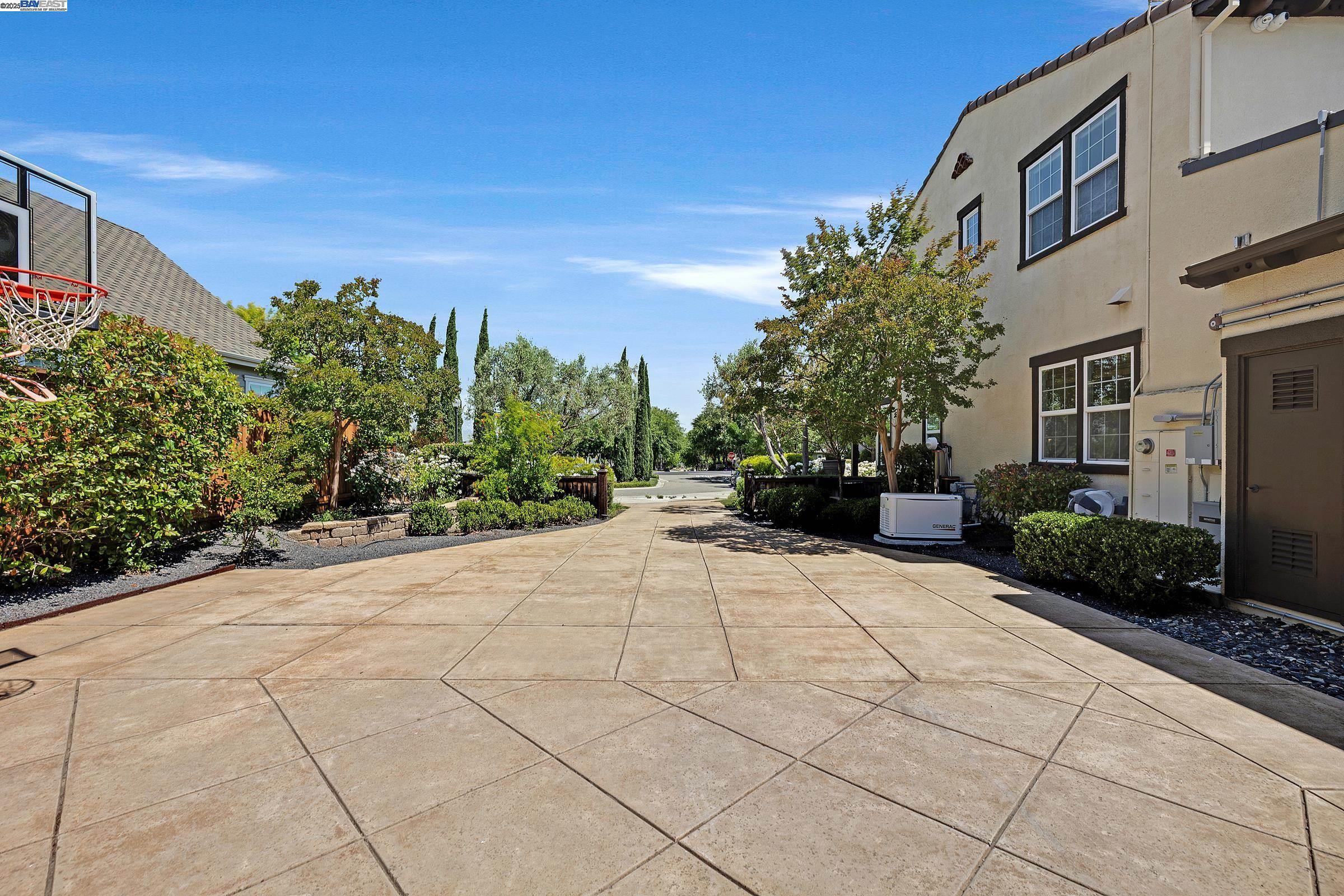 2465 Belmont Dr