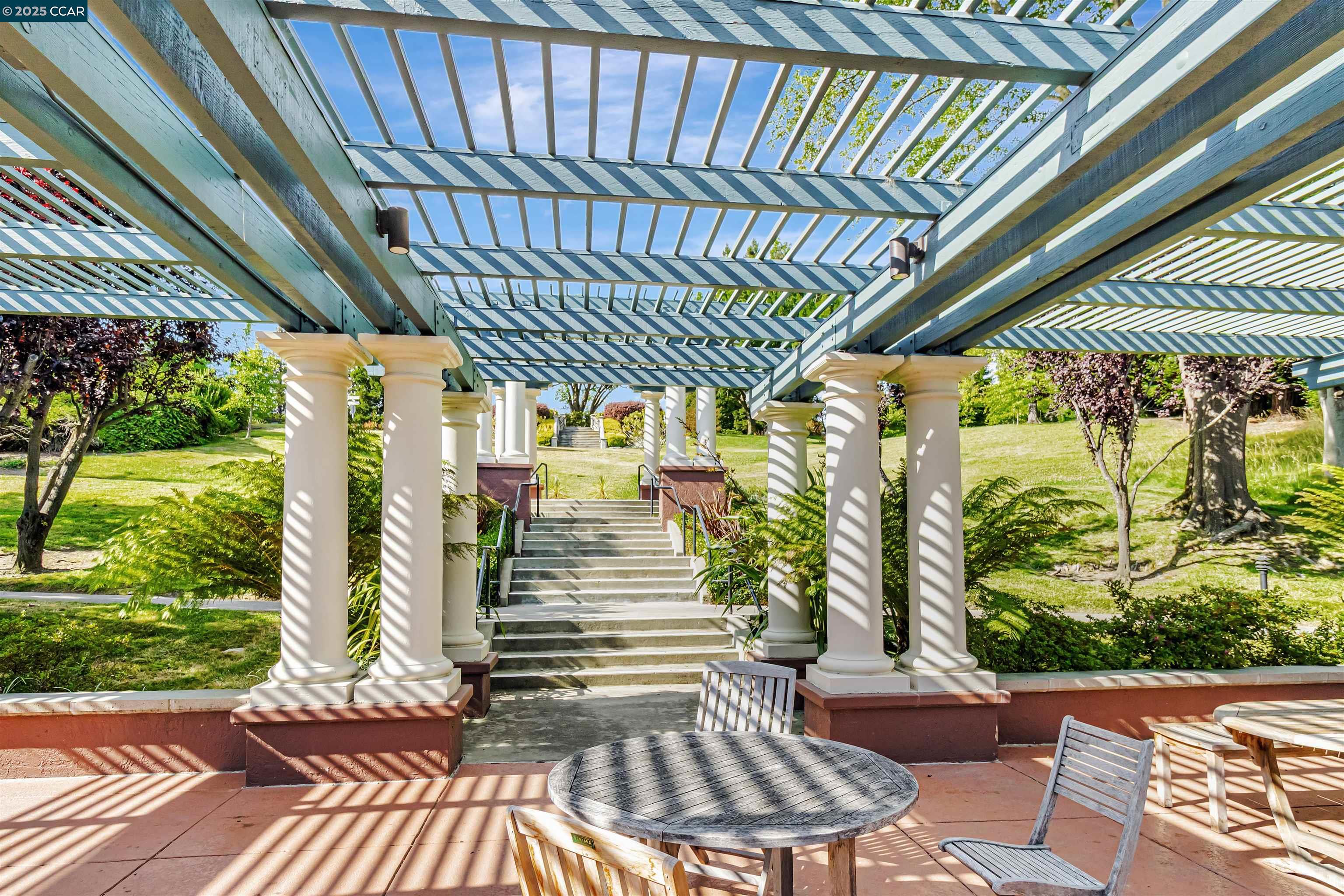 4079 W Lakeshore Dr